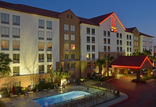 Red Roof PLUS+ San Antonio Downtown - Riverwalk image 1